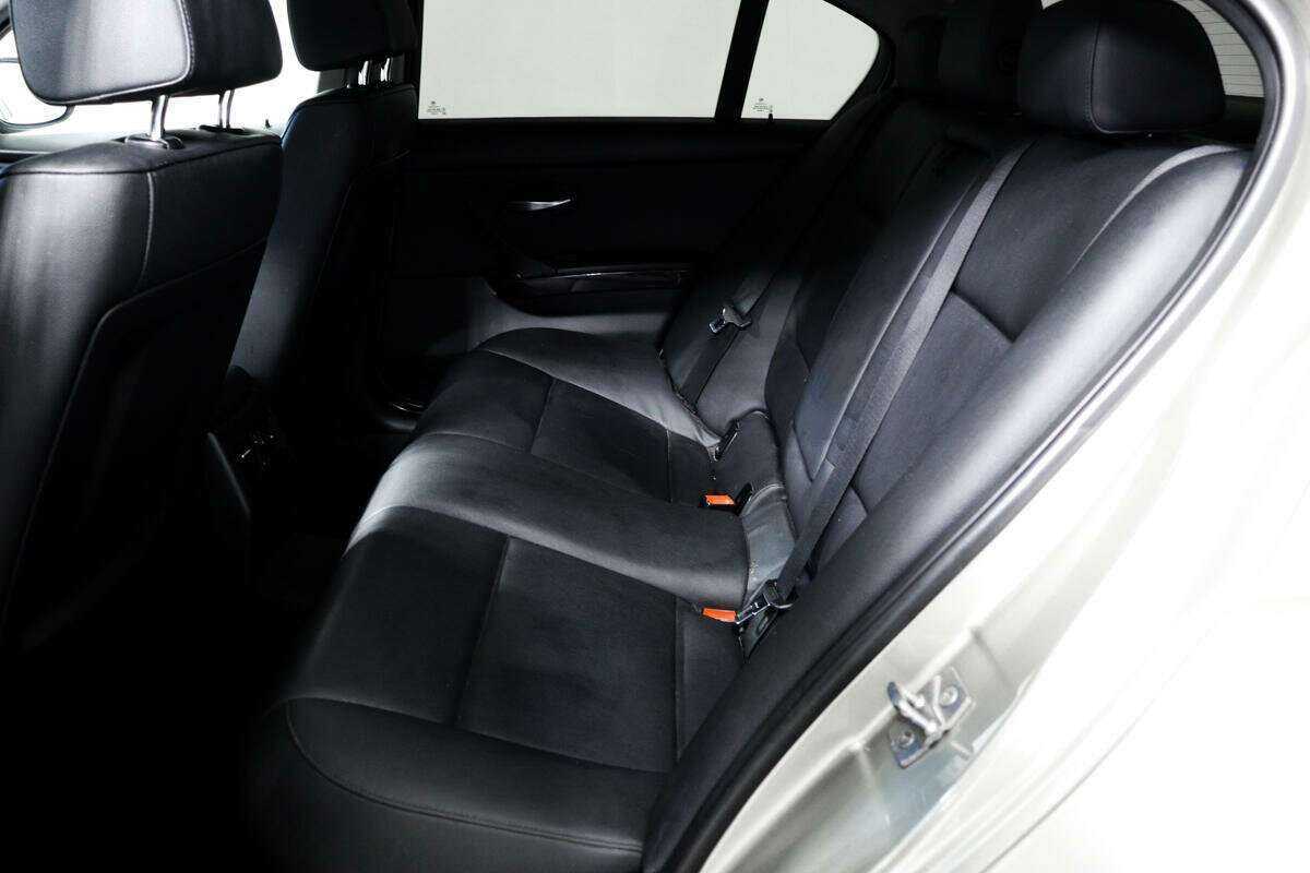 Купить BMW 3 серии 320i, 2010, 262 734 км, фото №12