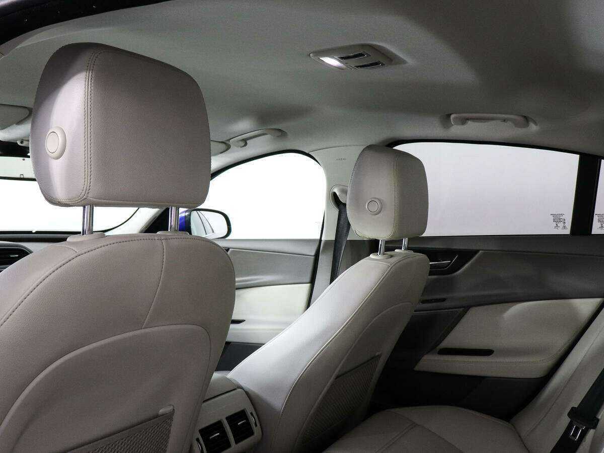 Купить Jaguar XE, 2016, 142 000 км, фото №10