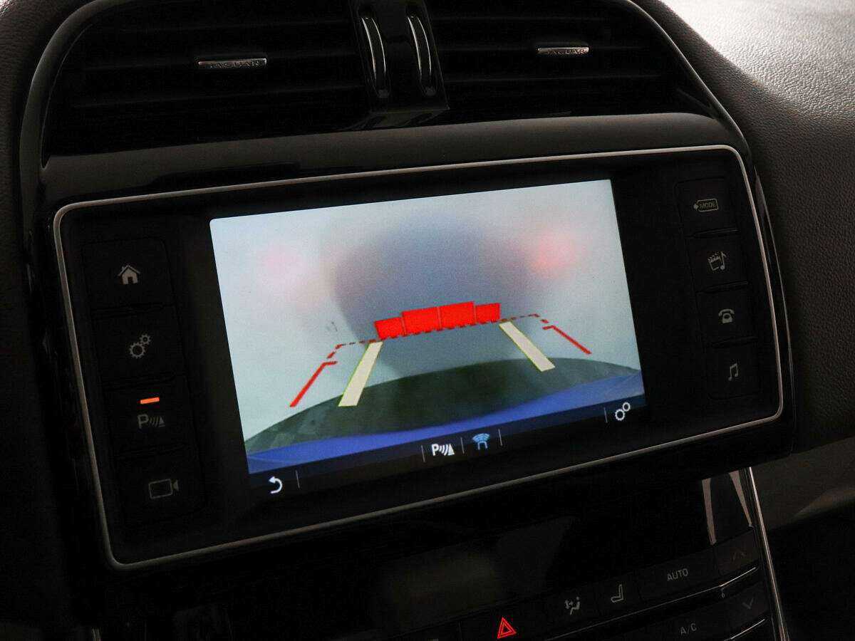 Купить Jaguar XE, 2016, 142 000 км, фото №13