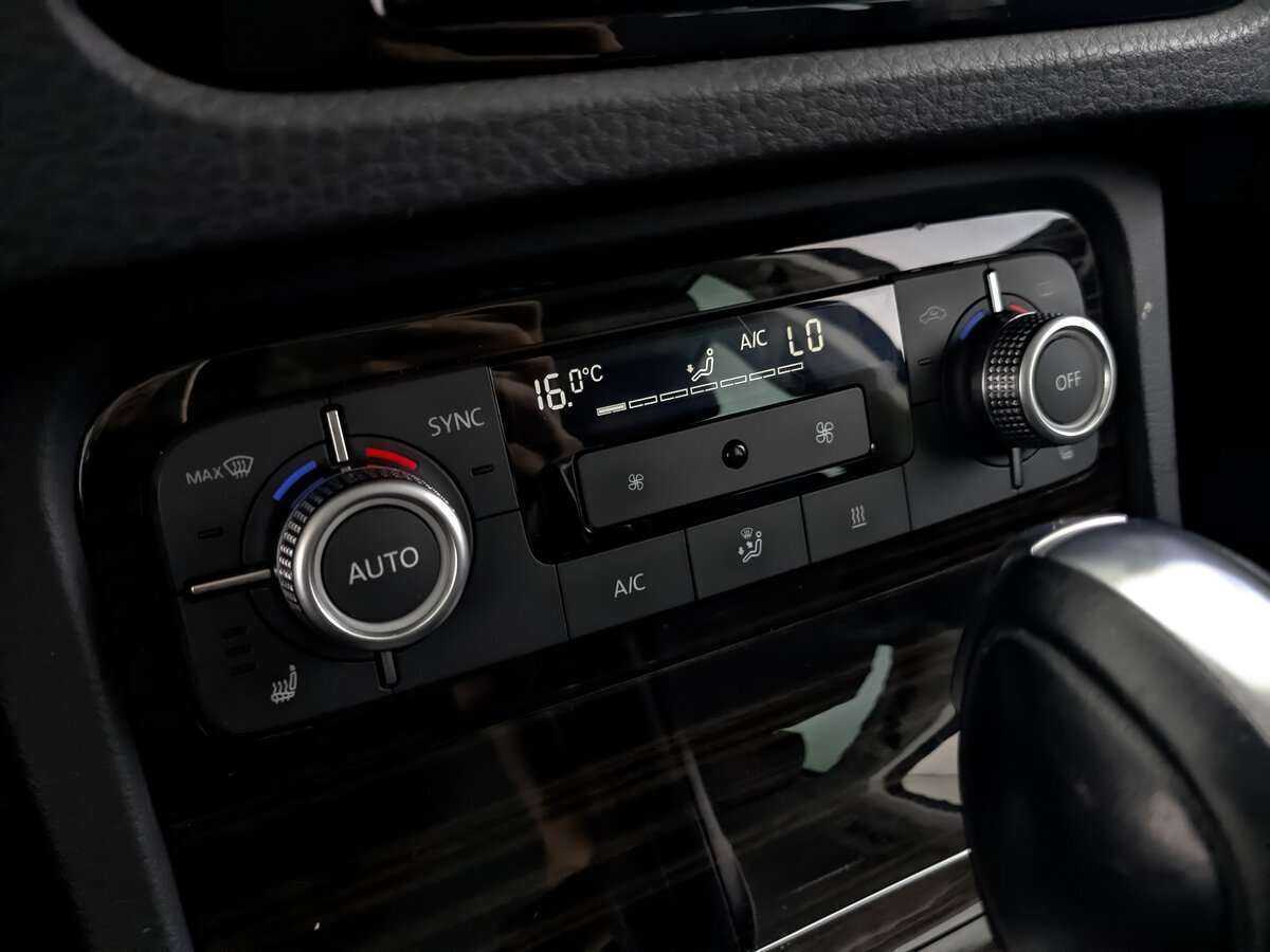 Купить Volkswagen Touareg, 2017, 111 483 км, фото №20