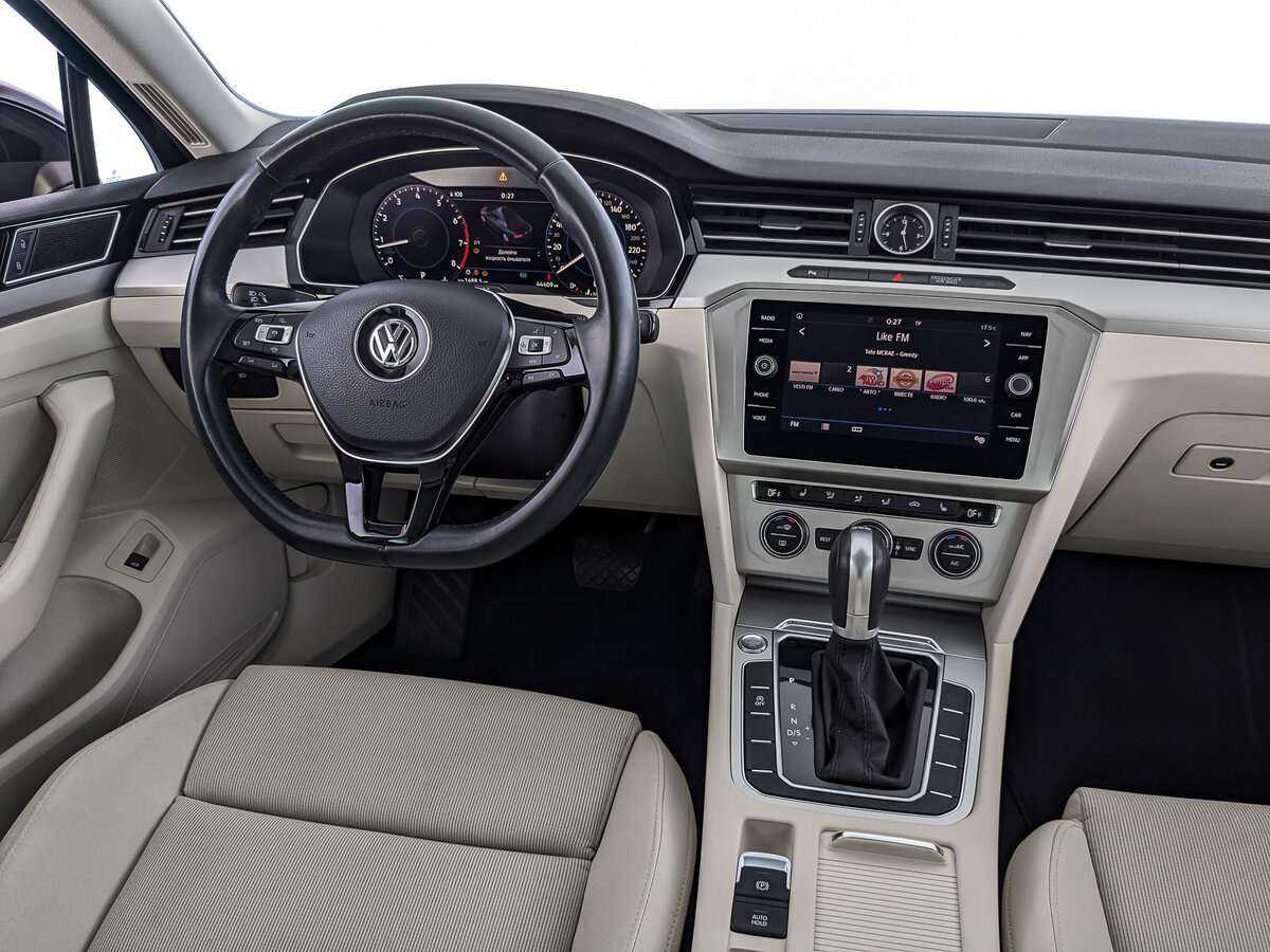 Купить Volkswagen Passat, 2018, 44 409 км, фото №17