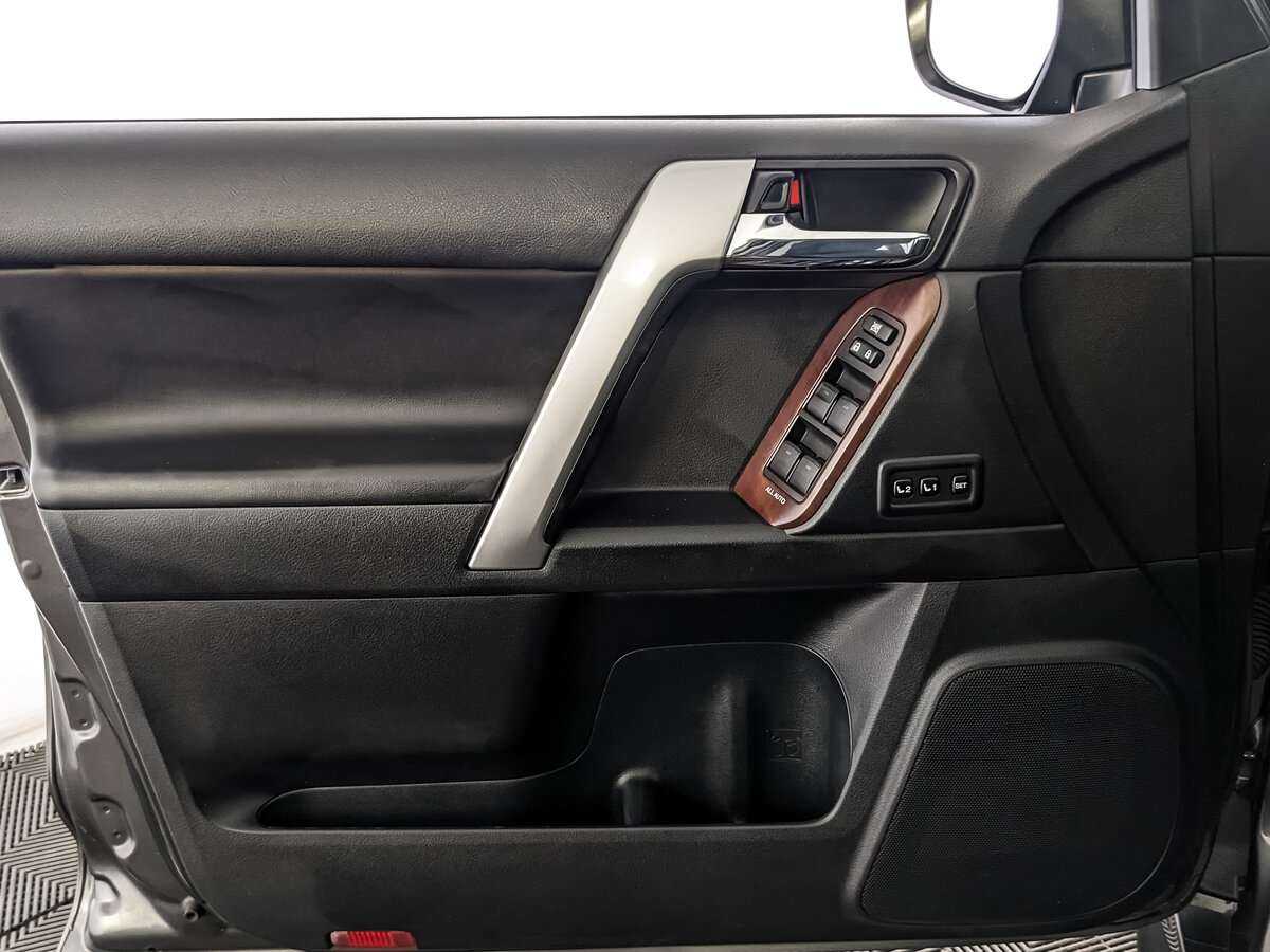 Купить Toyota Land Cruiser Prado, 2016, 100 787 км, фото №14