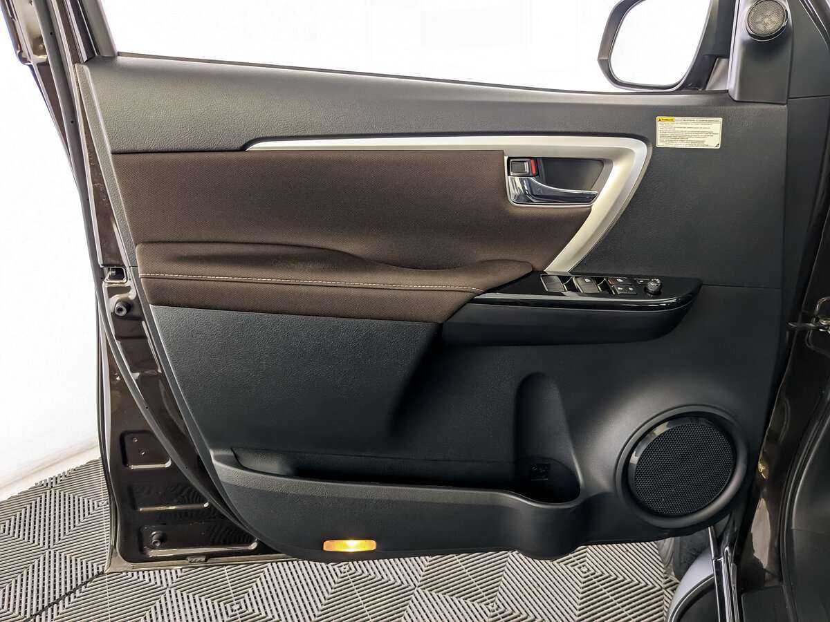 Купить Toyota Fortuner, 2018, 57 388 км, фото №15