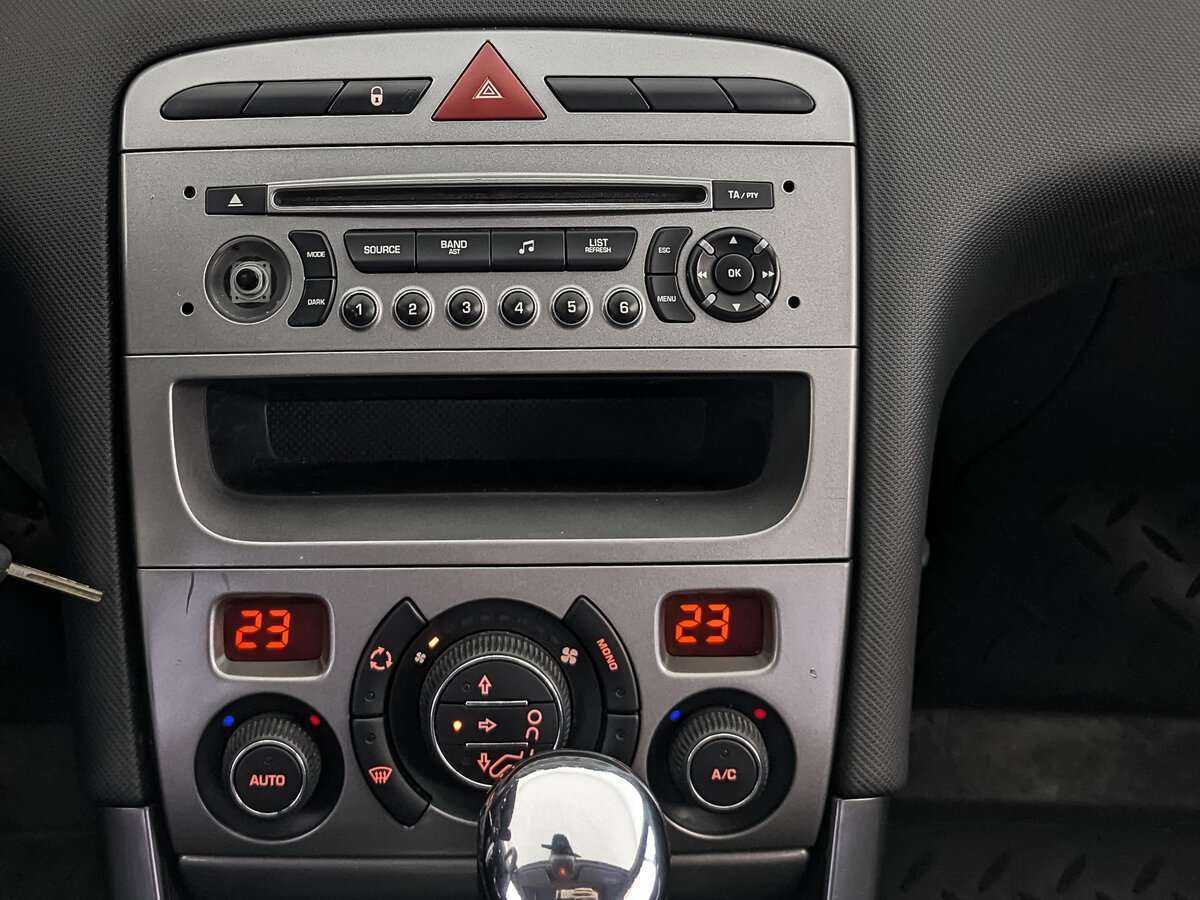 Купить Peugeot 308, 2011, 114 000 км, фото №13