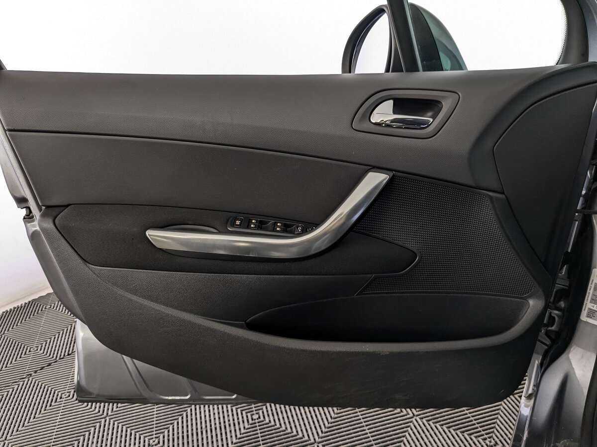 Купить Peugeot 308, 2011, 114 000 км, фото №15