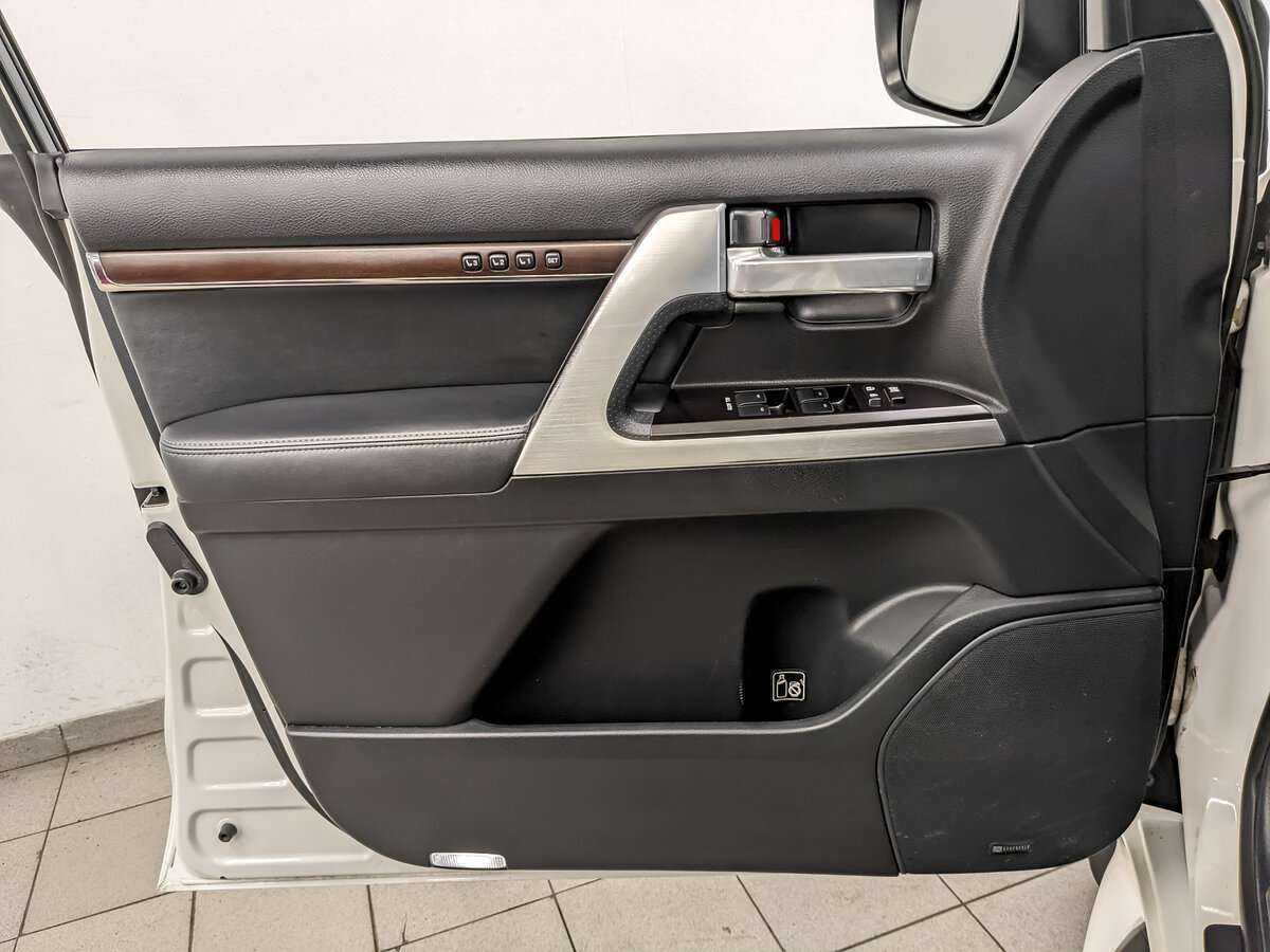 Купить Toyota Land Cruiser, 2017, 176 912 км, фото №13