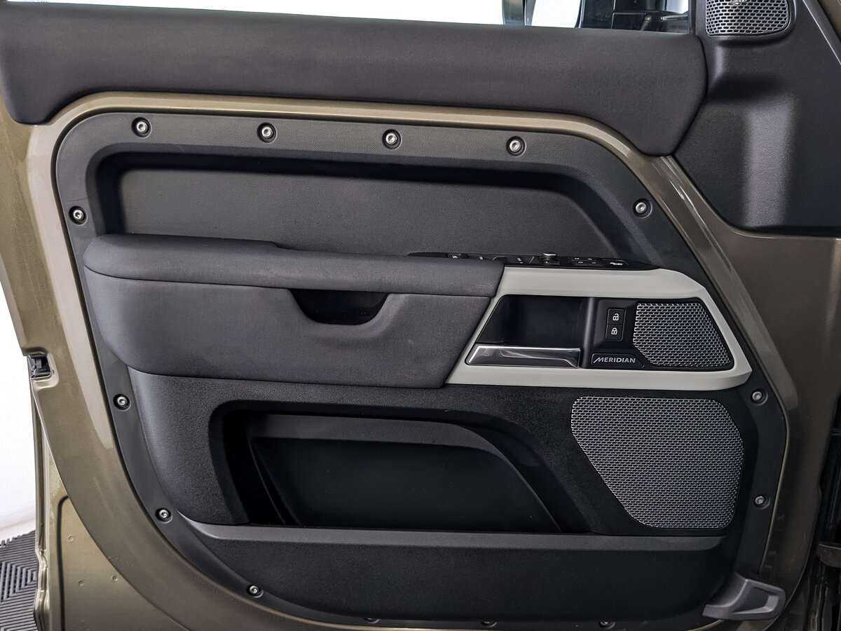 Купить Land Rover Defender 110, 2020, 86 033 км, фото №15