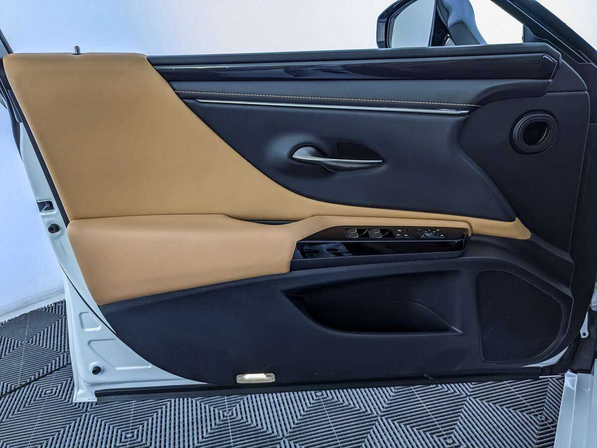 Купить Lexus ES 200, 2022, 7 300 км, фото №15