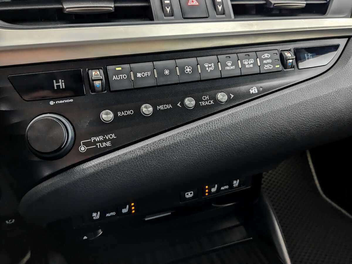 Купить Lexus ES 200, 2020, 89 000 км, фото №22