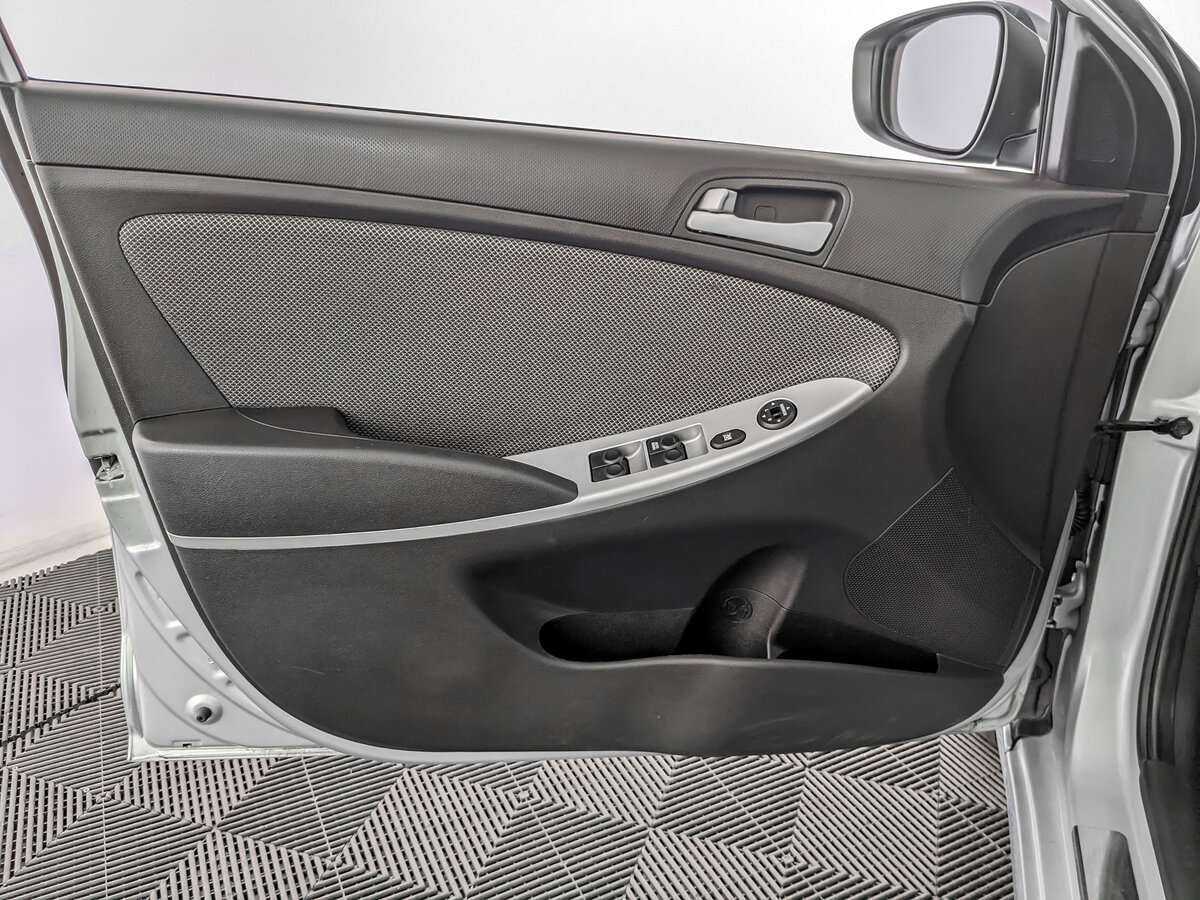 Купить Hyundai Solaris, 2011, 66 998 км, фото №12