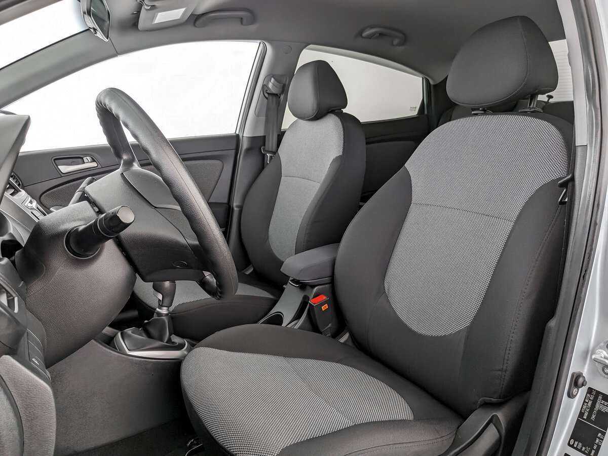 Купить Hyundai Solaris, 2011, 66 998 км, фото №13