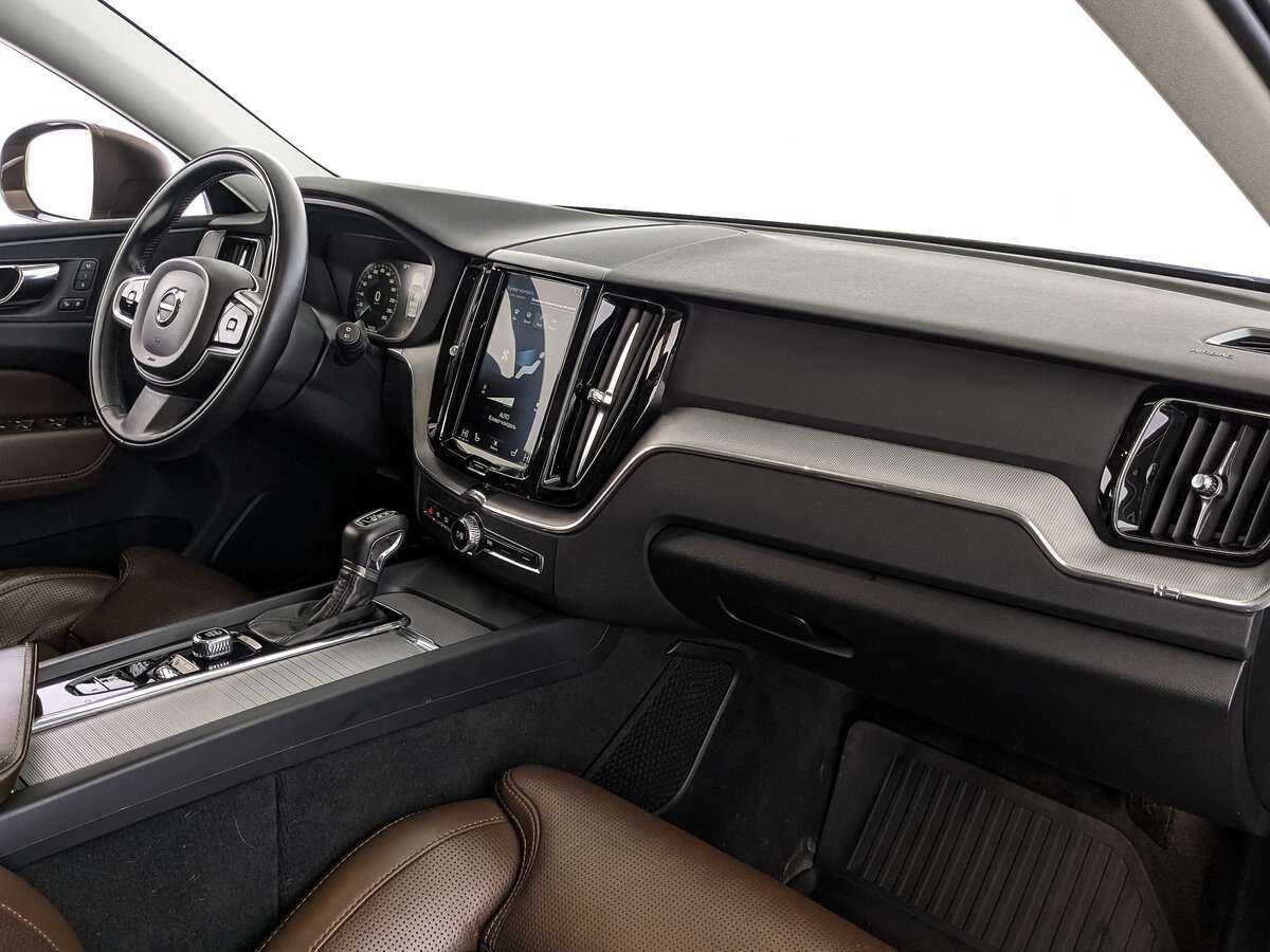 Купить Volvo XC60, 2018, 121 309 км, фото №9