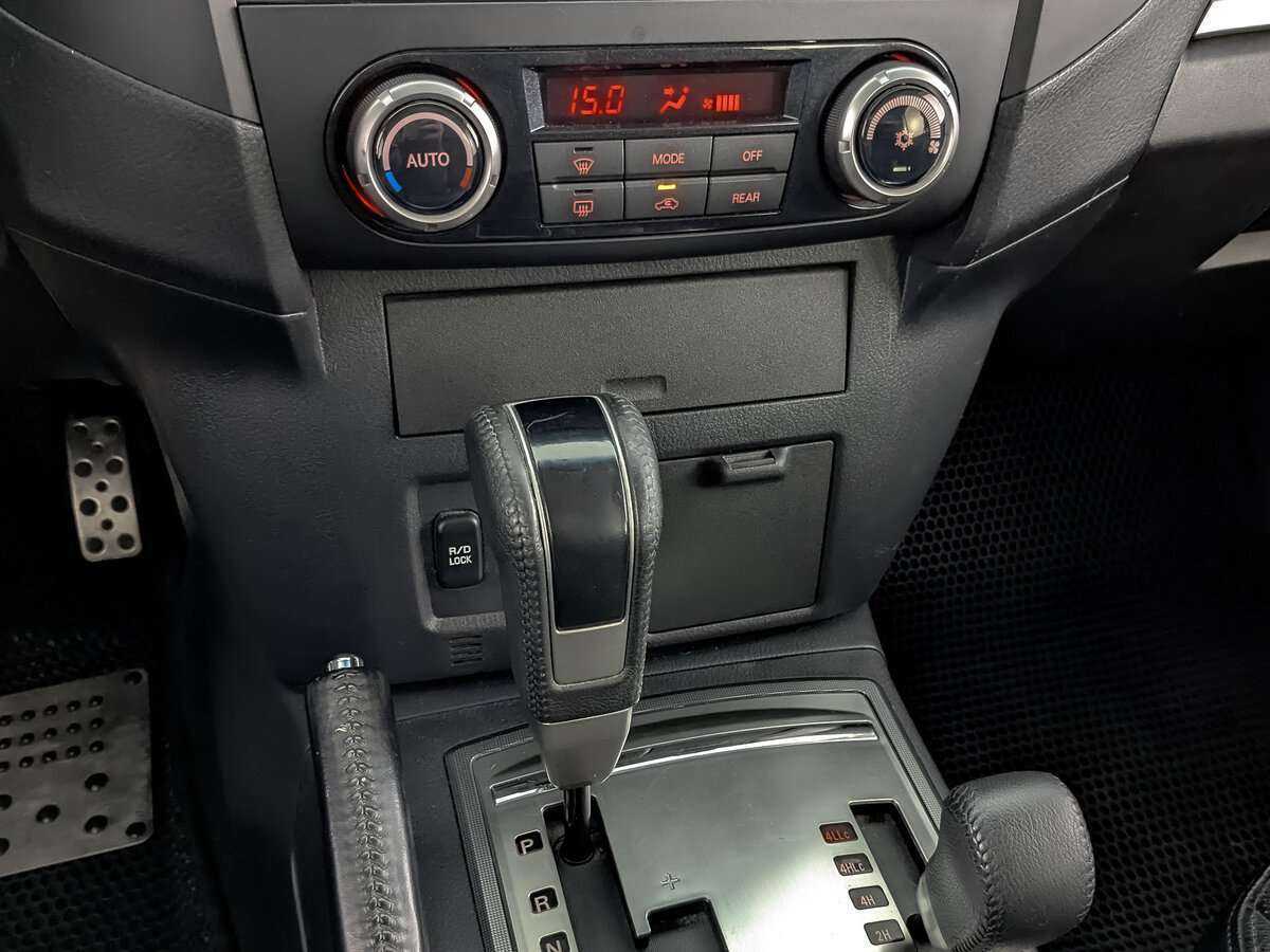 Купить Mitsubishi Pajero, 2013, 297 525 км, фото №26