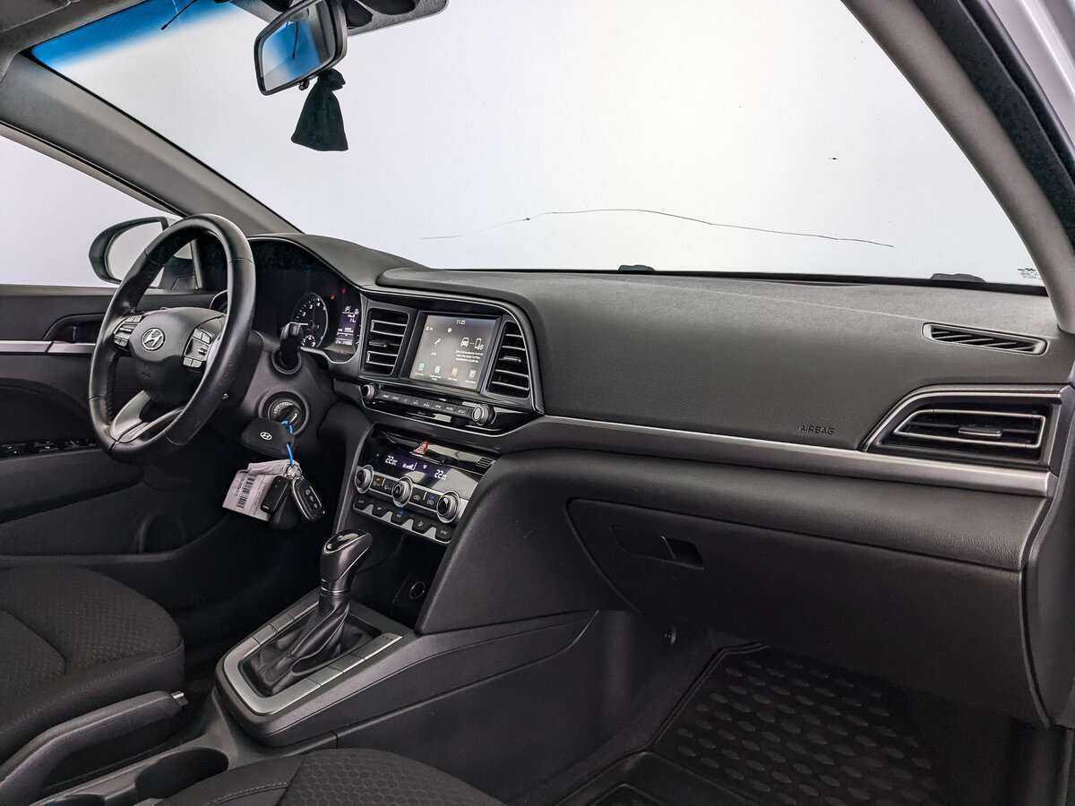 Купить Hyundai Elantra, 2020, 114 361 км, фото №9