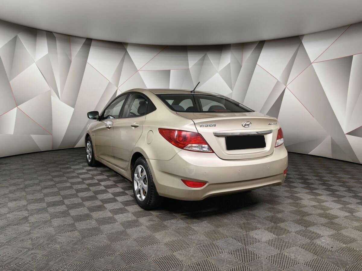 Купить Hyundai Solaris, 2011, 122 814 км, фото №4