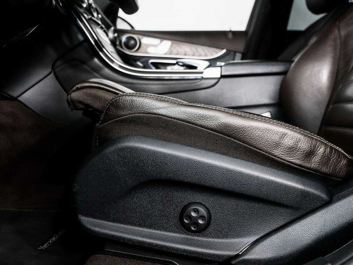 Купить Mercedes-Benz GLC 300, 2015, 131 564 км, фото №11