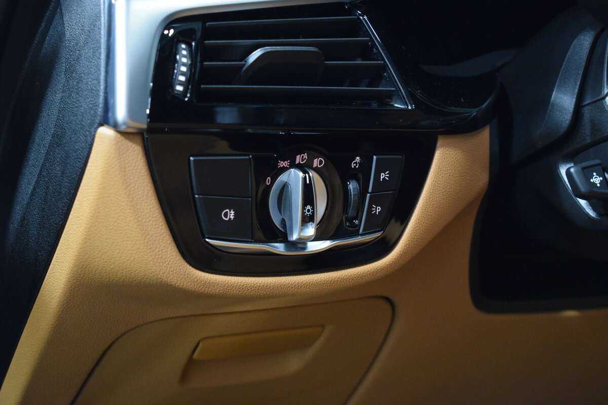 Купить BMW 5 серии 520i, 2023, 11 731 км, фото №17