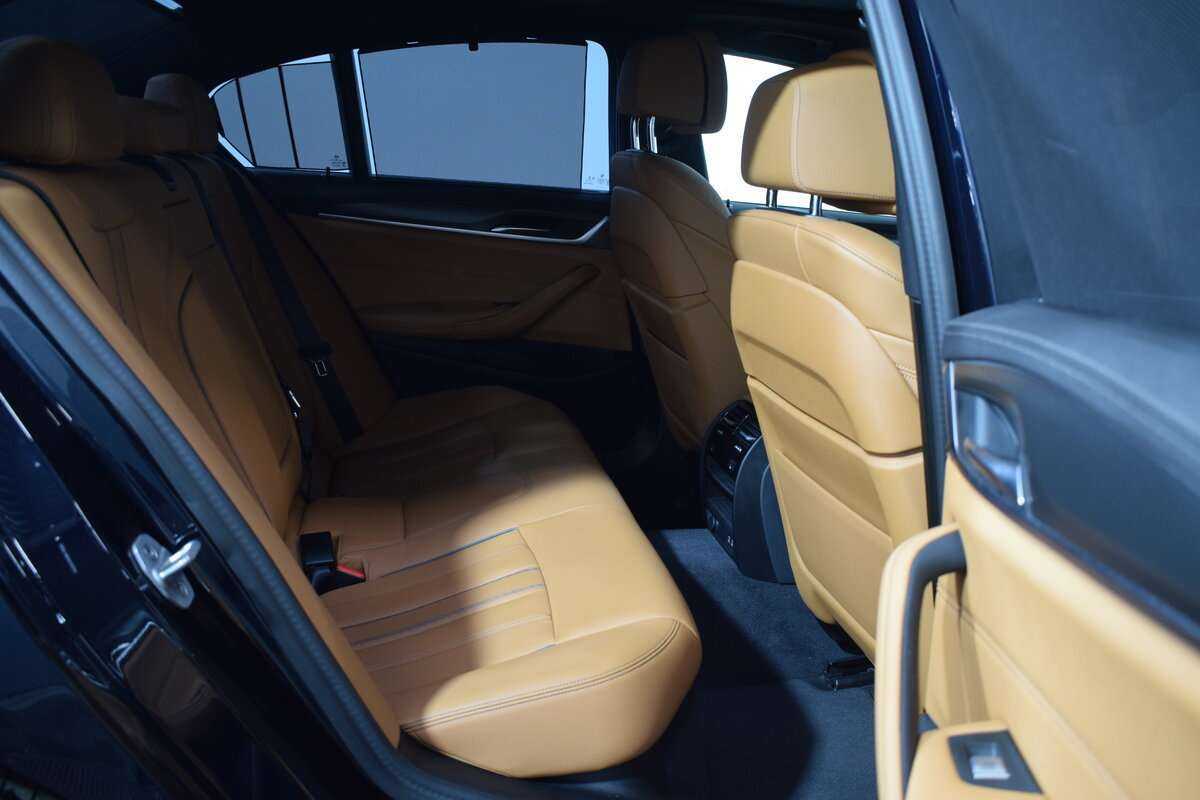 Купить BMW 5 серии 520i, 2023, 11 731 км, фото №19