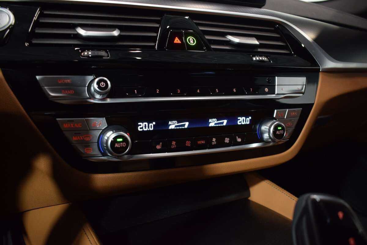 Купить BMW 5 серии 520i, 2023, 11 731 км, фото №29