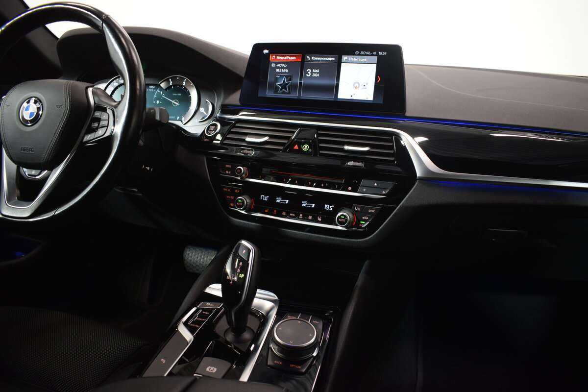 Купить BMW 5 серии 520d xDrive, 2019, 77 620 км, фото №12