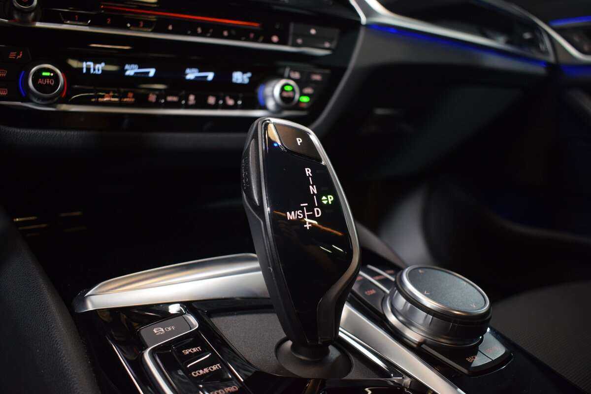 Купить BMW 5 серии 520d xDrive, 2019, 77 620 км, фото №28