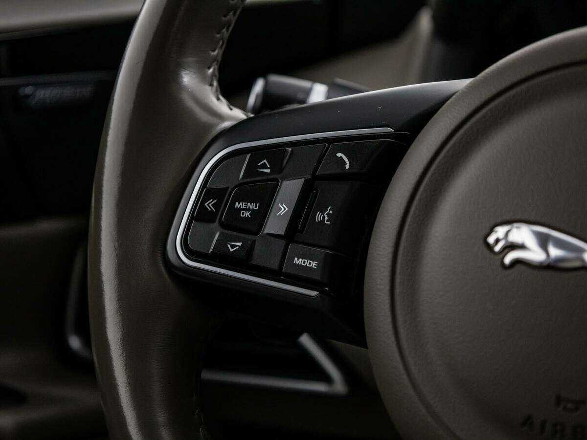 Купить Jaguar XE, 2017, 76 265 км, фото №21