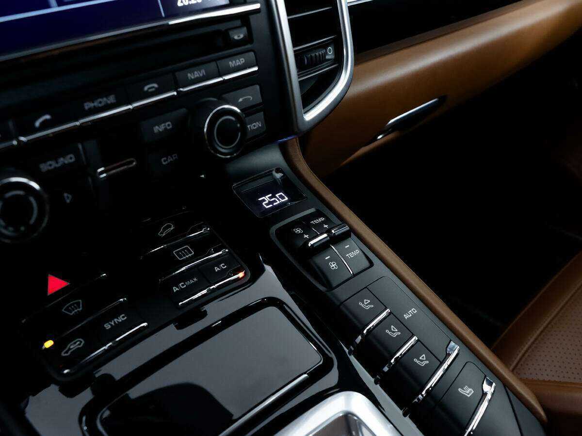 Купить Porsche Cayenne, 2016, 109 608 км, фото №17