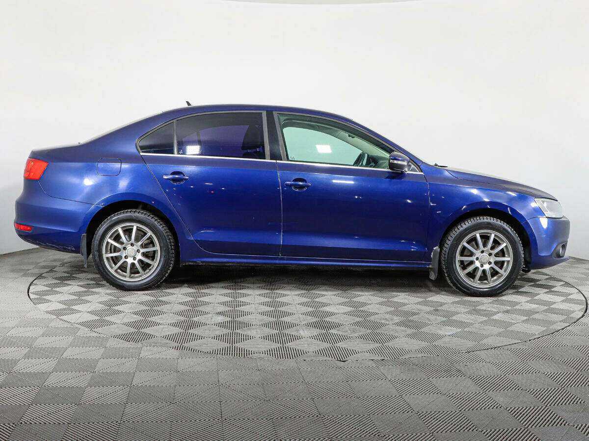 Купить Volkswagen Jetta, 2011, 310 569 км, фото №4