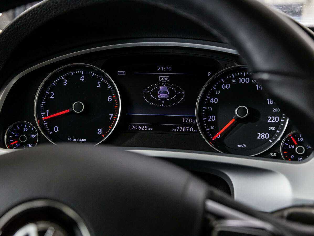 Купить Volkswagen Touareg, 2017, 120 471 км, фото №10