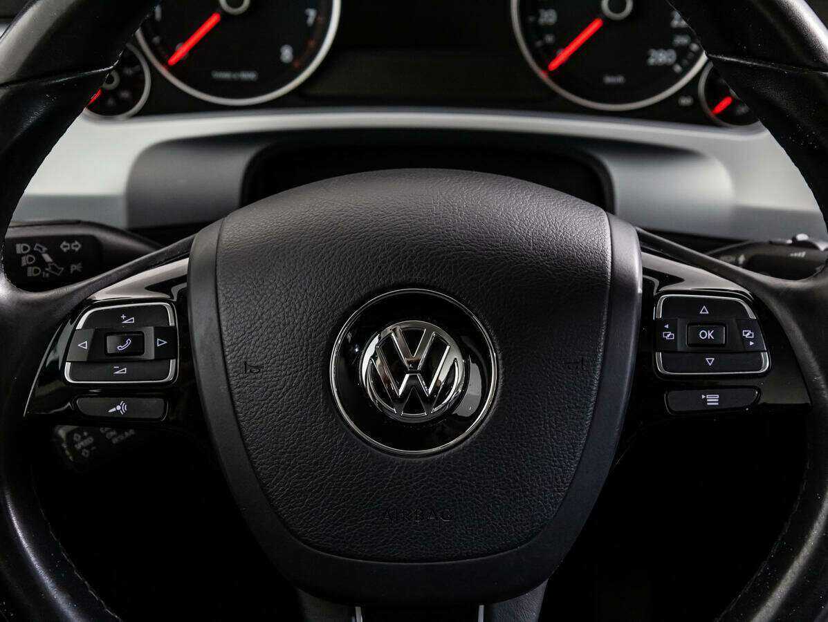 Купить Volkswagen Touareg, 2017, 120 471 км, фото №12
