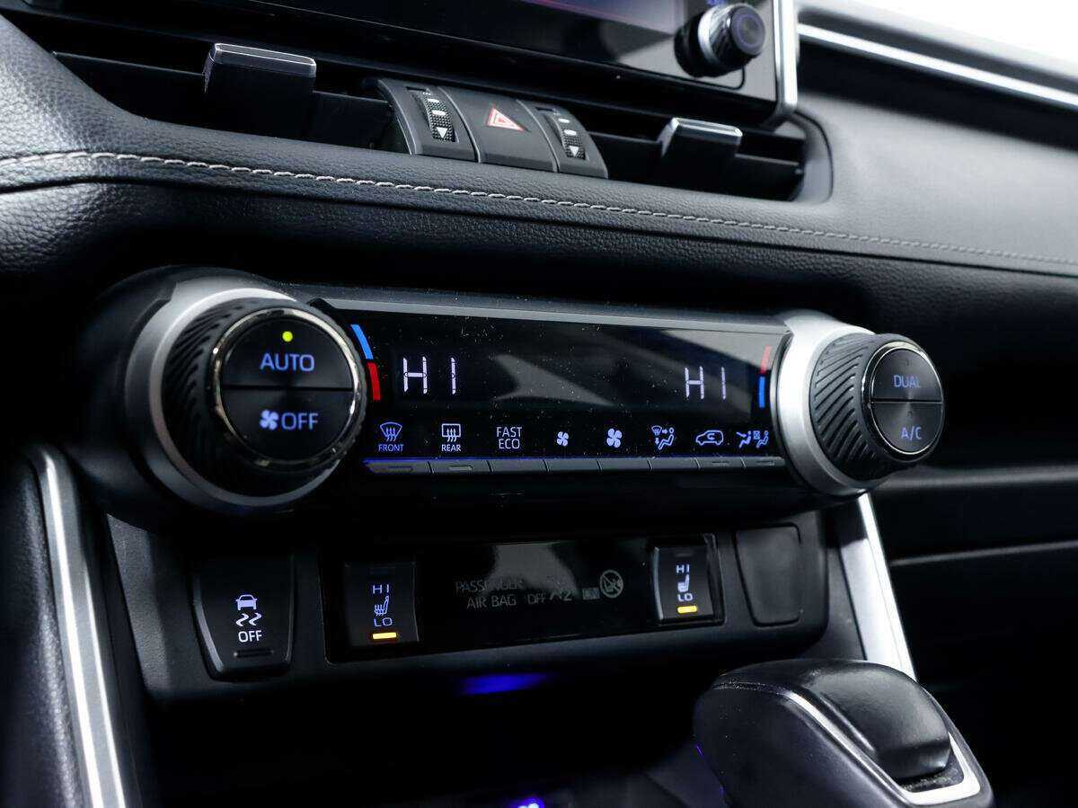 Купить Toyota RAV4, 2021, 76 000 км, фото №16