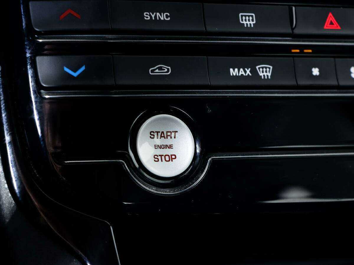 Купить Jaguar XE, 2017, 119 519 км, фото №17