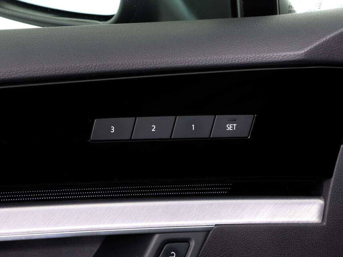 Купить Volkswagen Touareg, 2021, 104 000 км, фото №16