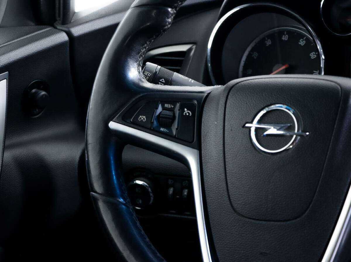 Купить Opel Astra, 2010, 217 128 км, фото №12