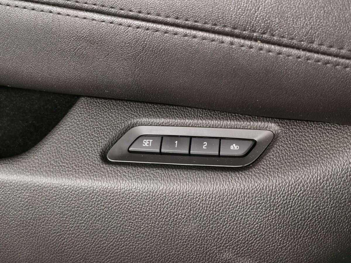 Купить Cadillac Escalade ESV, 2016, 68 776 км, фото №17