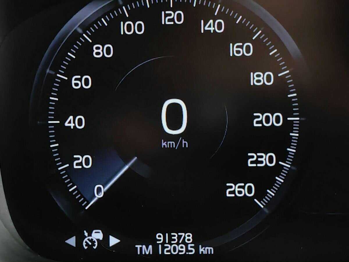 Купить Volvo XC90 B5, 2019, 91 376 км, фото №17