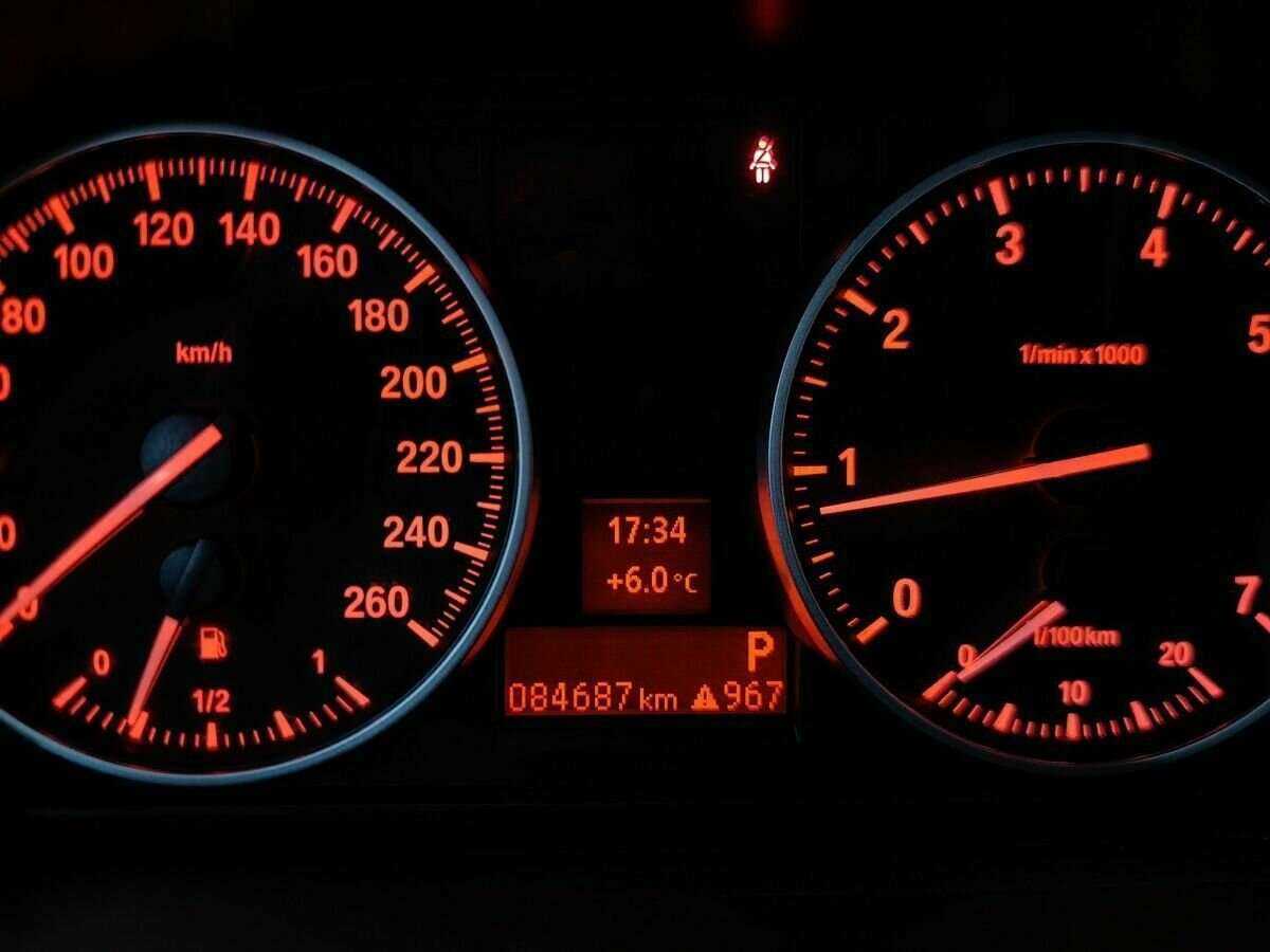 Купить BMW 3 серии 320i, 2012, 84 685 км, фото №16