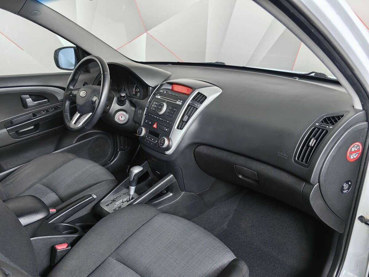 Купить Kia Ceed, 2011, 199 772 км, фото №9