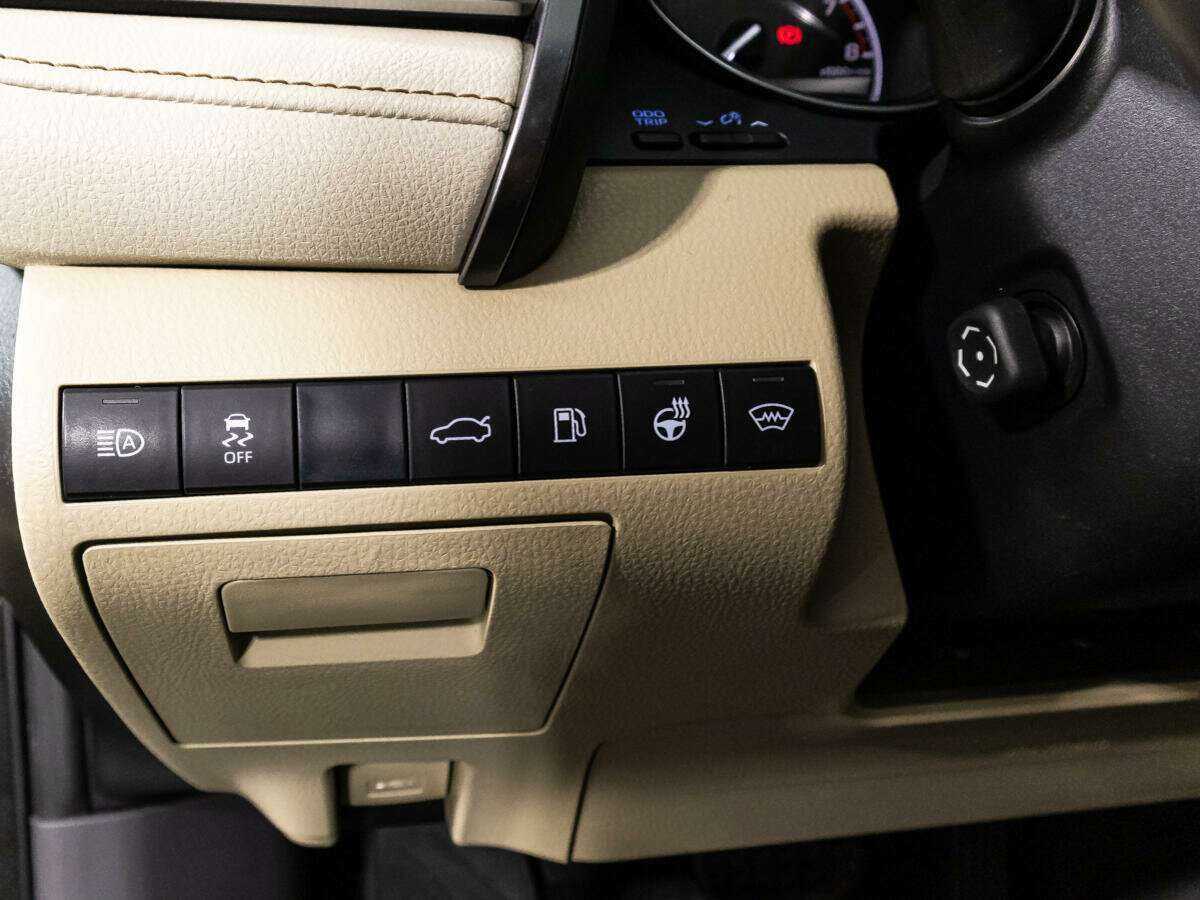 Купить Toyota Camry, 2018, 80 400 км, фото №19