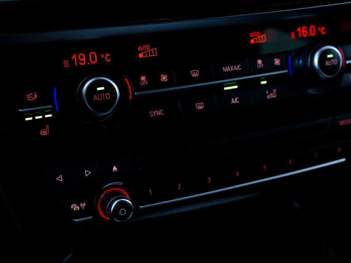 Купить BMW X6 30d, 2017, 168 165 км, фото №20