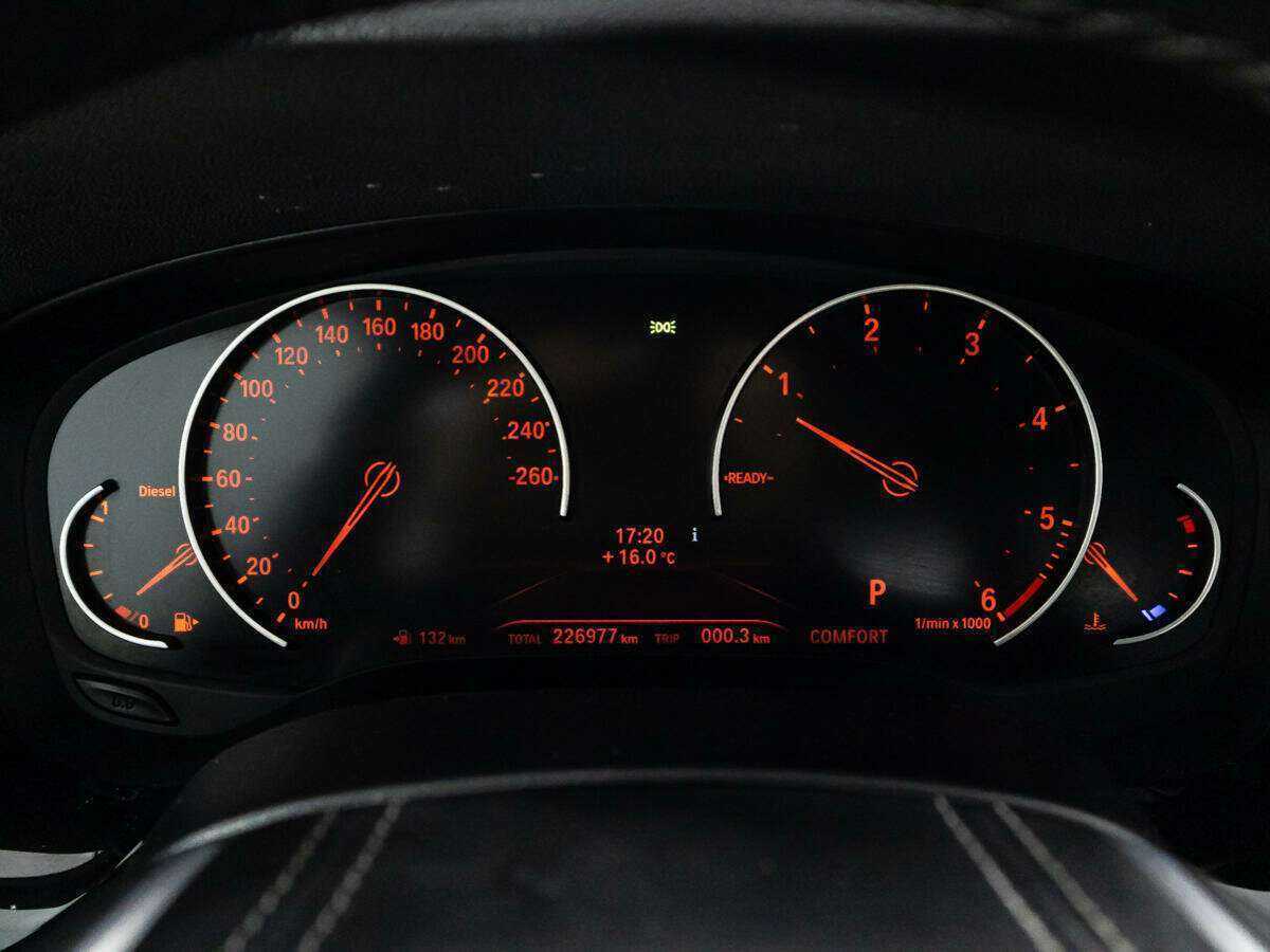 Купить BMW 5 серии 520d, 2017, 226 976 км, фото №12