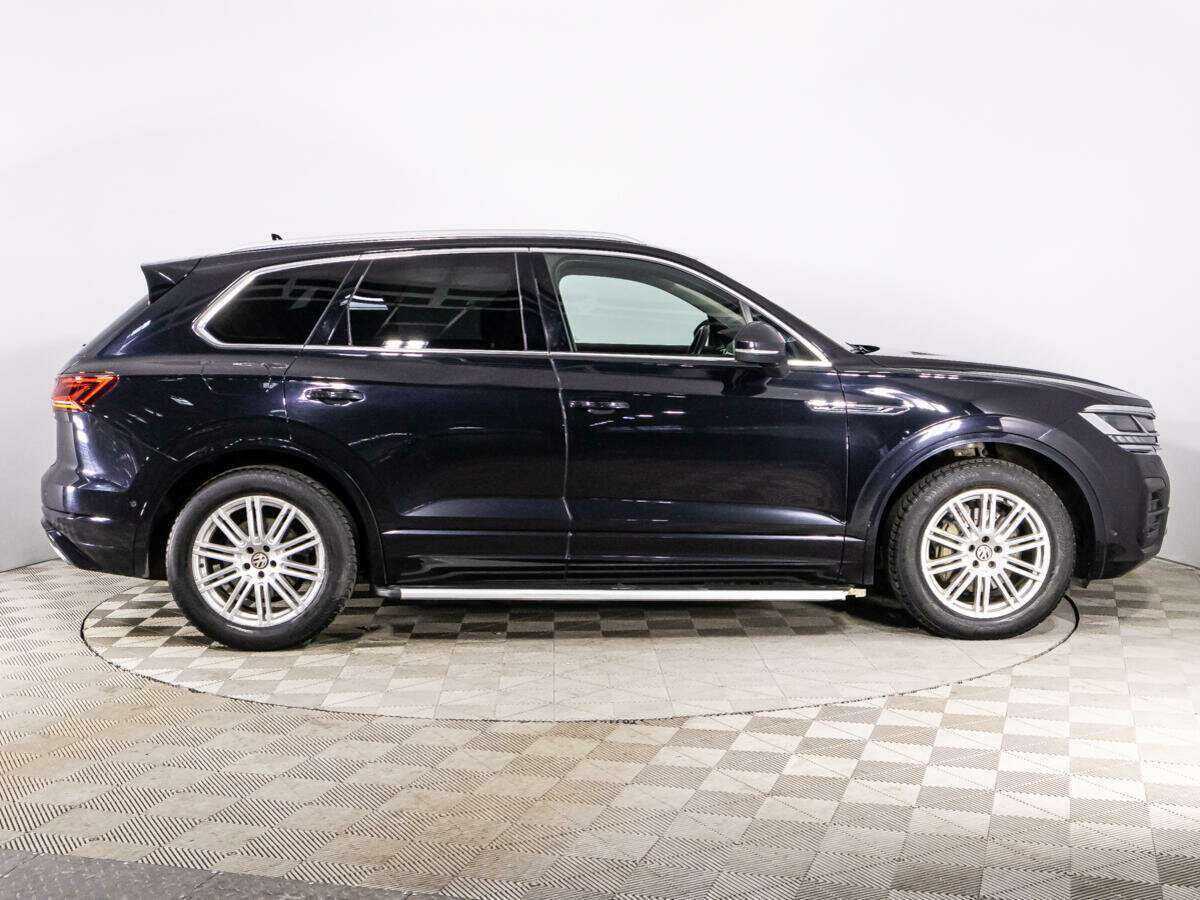 Купить Volkswagen Touareg, 2018, 180 315 км, фото №4