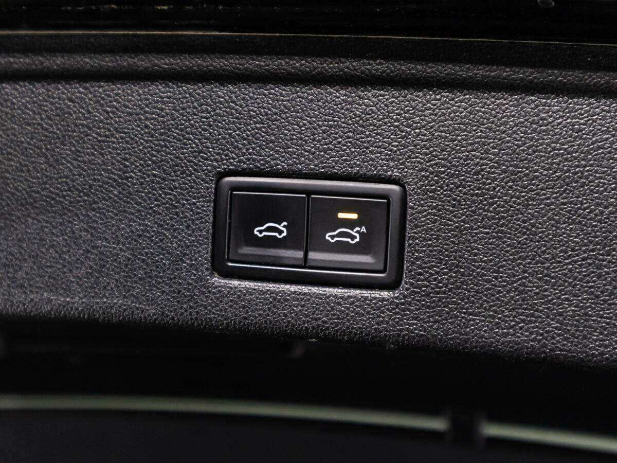 Купить Volkswagen Touareg, 2018, 180 315 км, фото №15