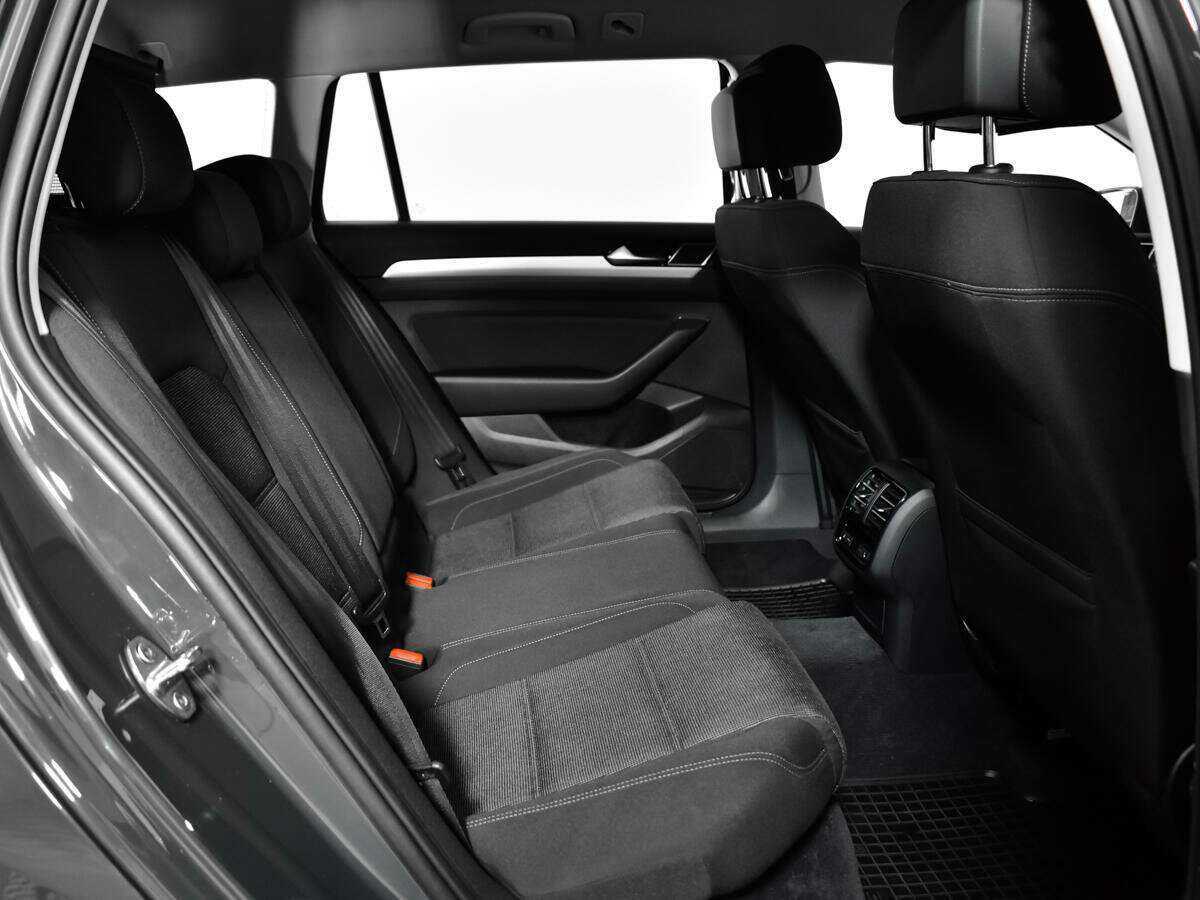 Купить Volkswagen Passat DSG7, 2018, 134 790 км, фото №10
