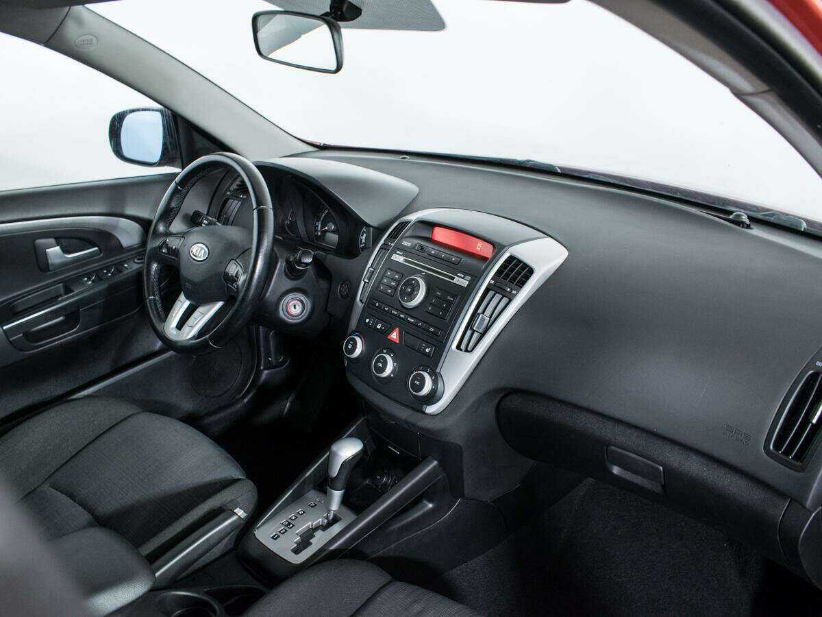 Купить Kia Ceed, 2010, 134 981 км, фото №9