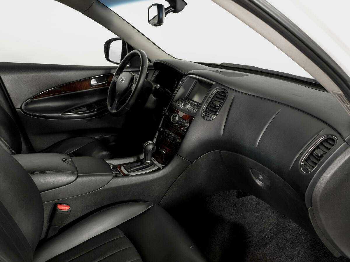 Купить Infiniti QX50, 2014, 61 850 км, фото №9