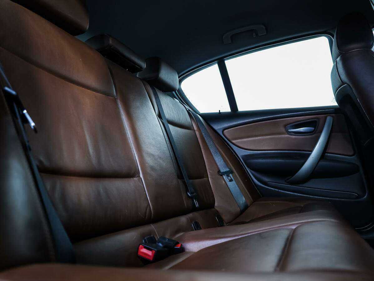 Купить BMW 1 серии 118i, 2008, 270 983 км, фото №11