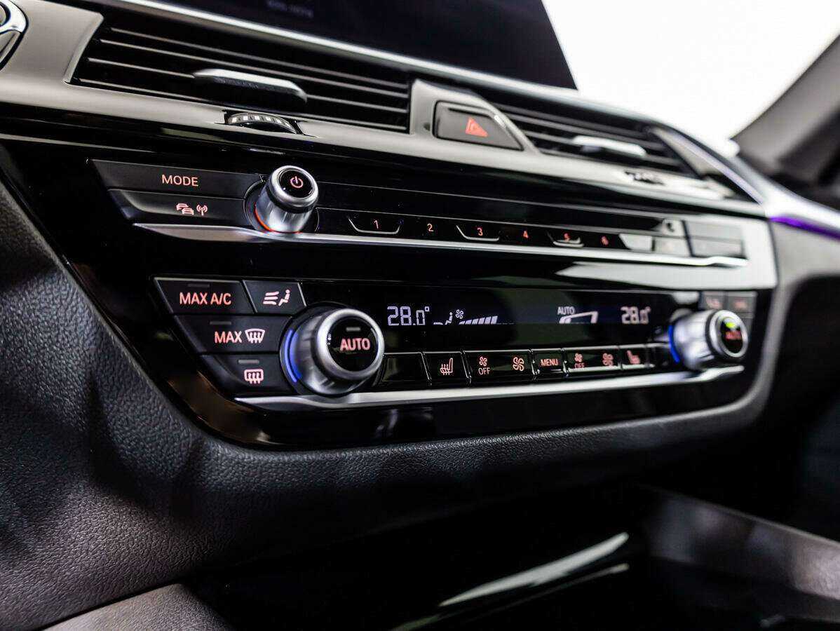 Купить BMW 5 серии 520d xDrive, 2019, 148 752 км, фото №13