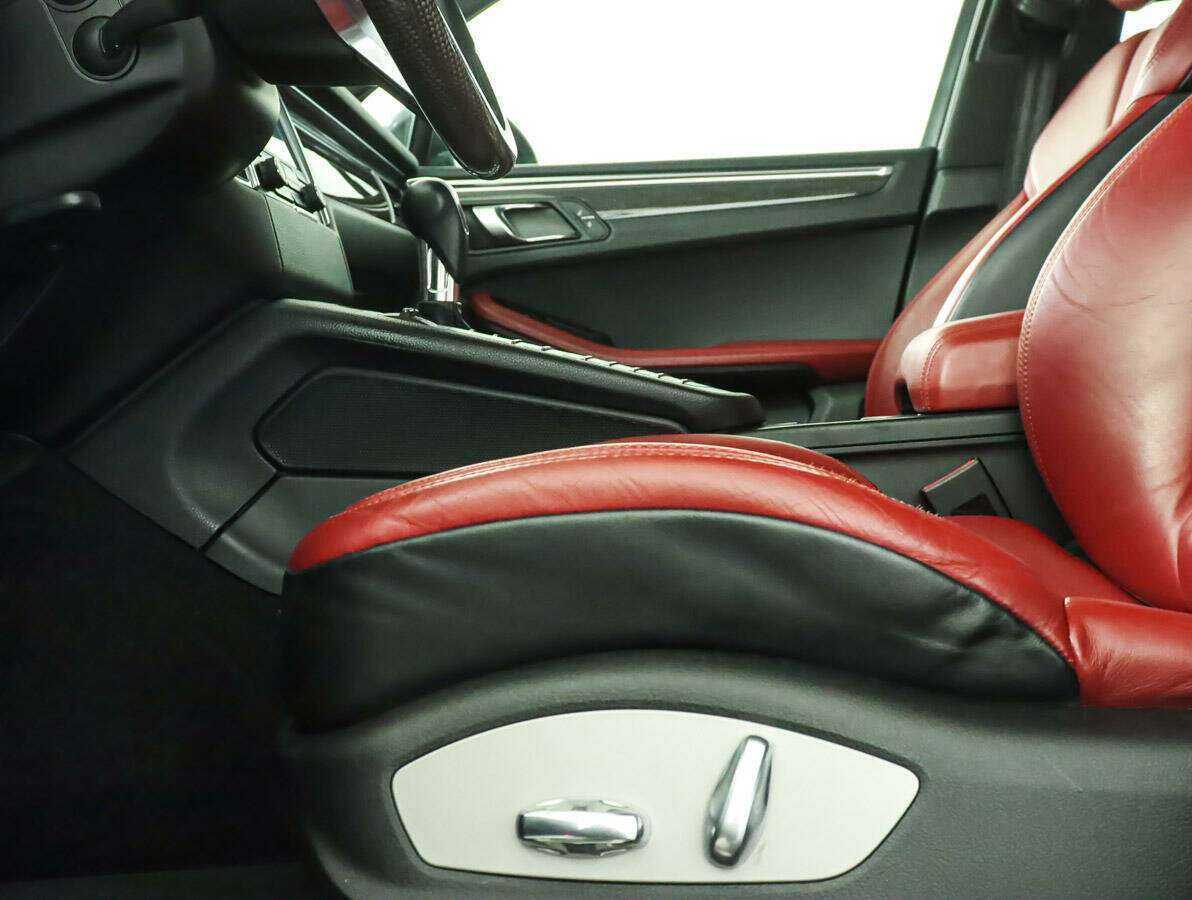 Купить Porsche Macan GTS, 2018, 97 359 км, фото №10