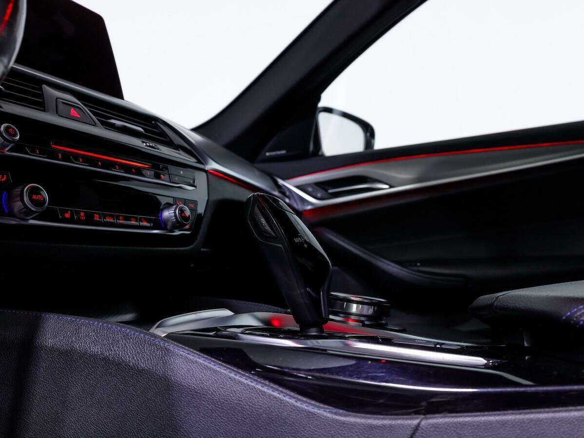 Купить BMW 5 серии 520d xDrive, 2018, 209 516 км, фото №14